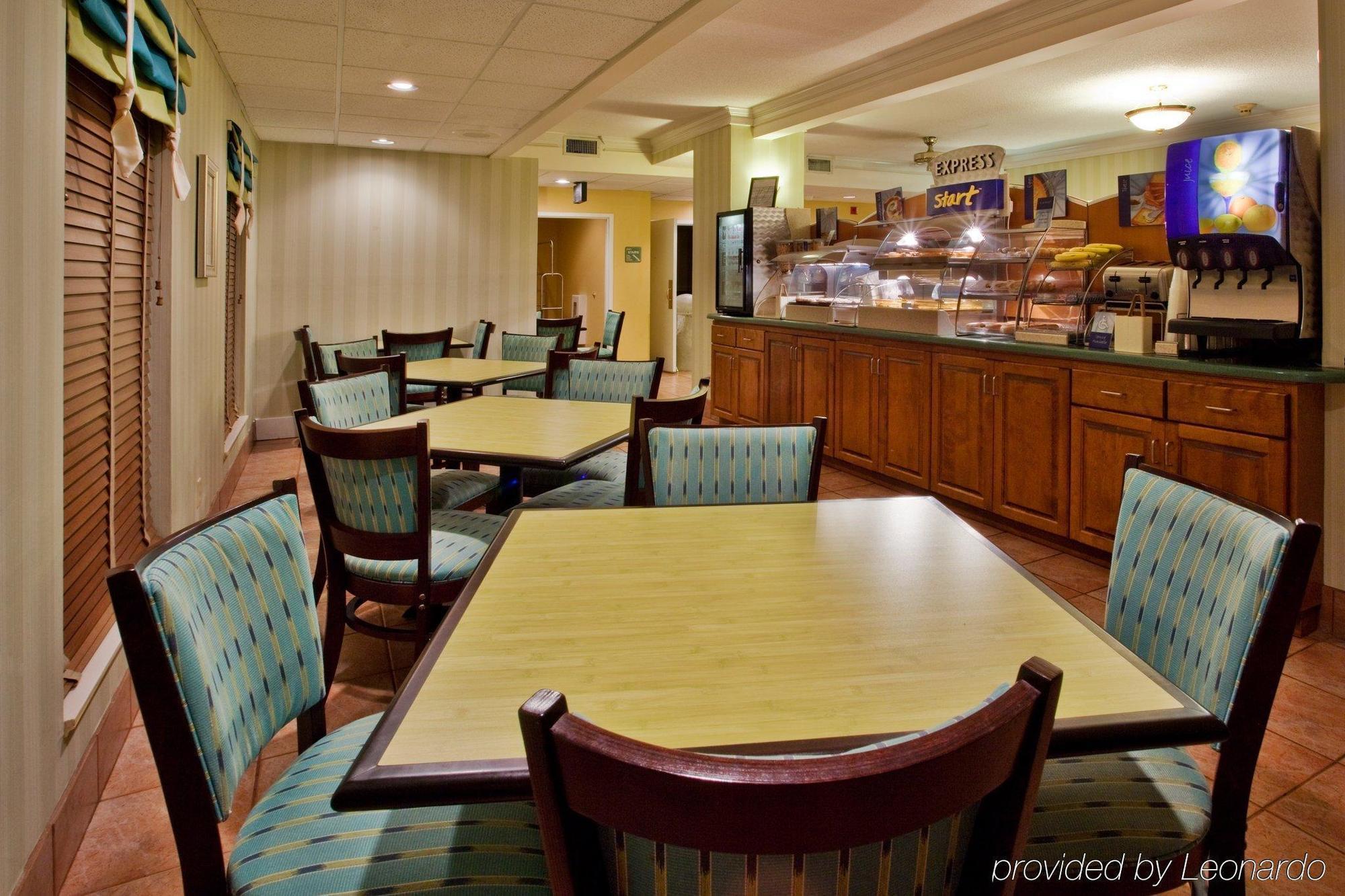 Holiday Inn Express Saint Simons Island By Ihg St. Simons Island Ресторан фото